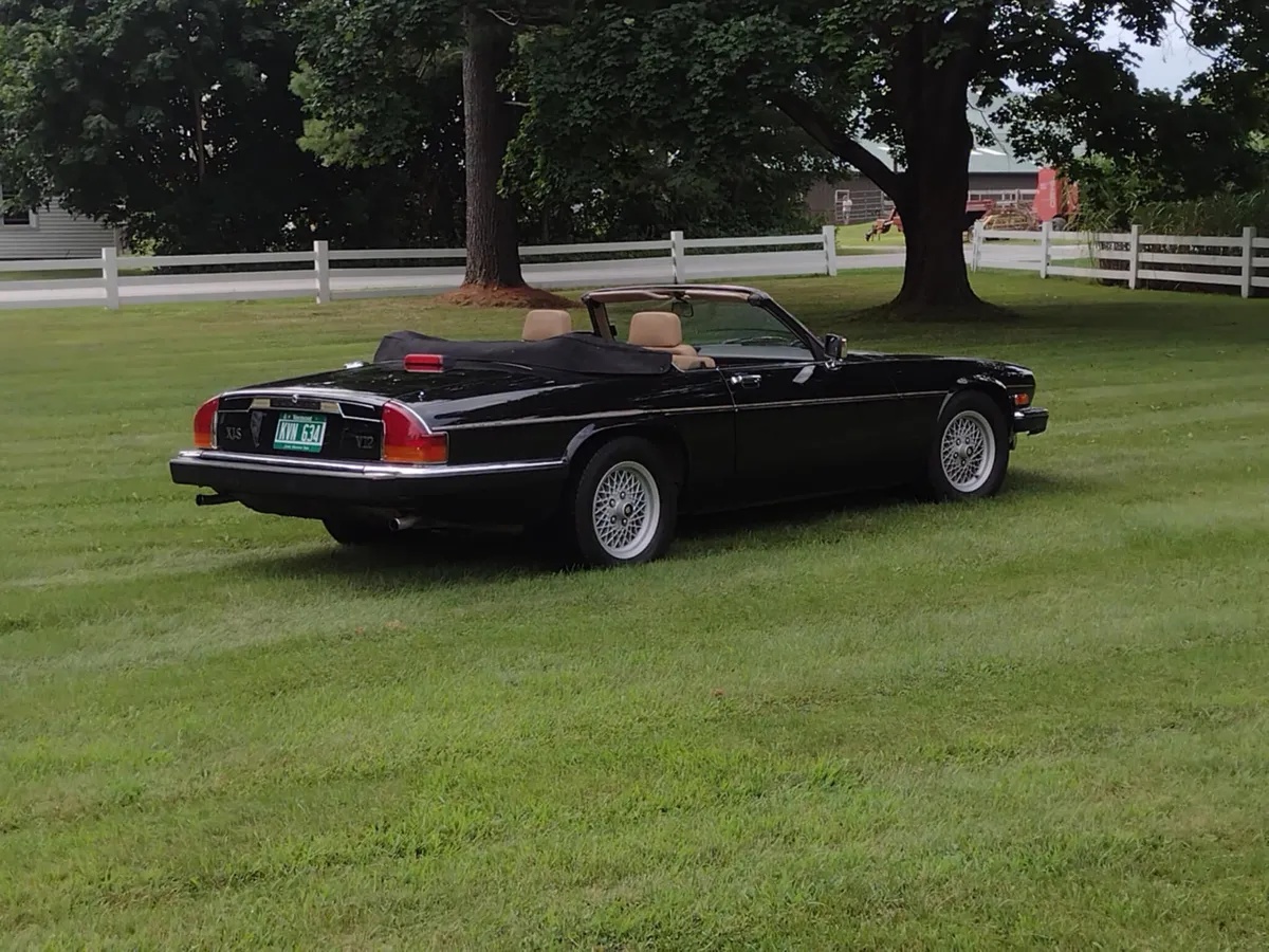 Jaguar-Xjs-1989-Black-Tan-1