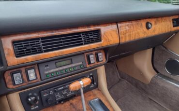 Jaguar-Xjs-1989-Black-Tan-16