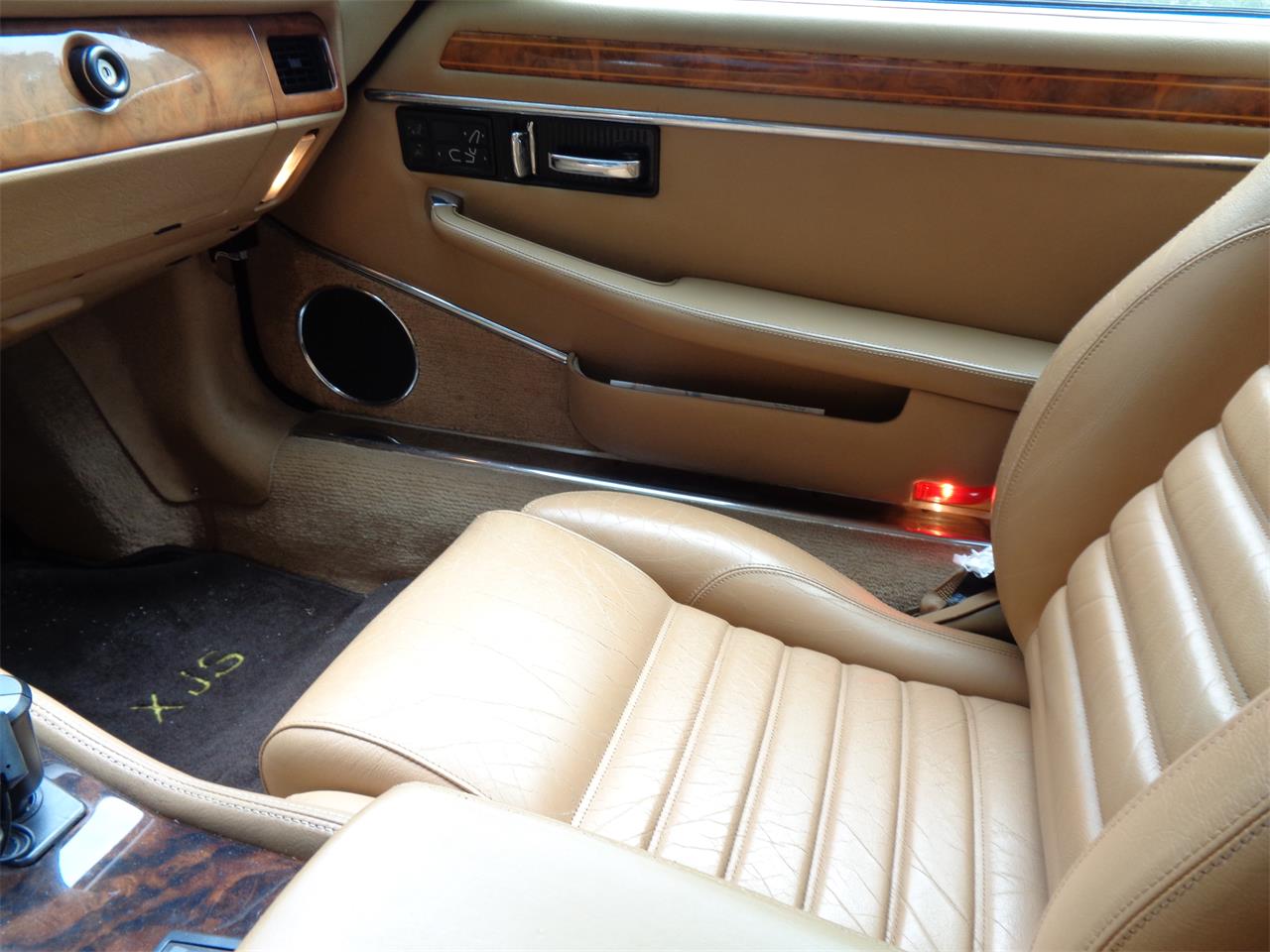 Jaguar-Xjs-1992-Red-Beige-30