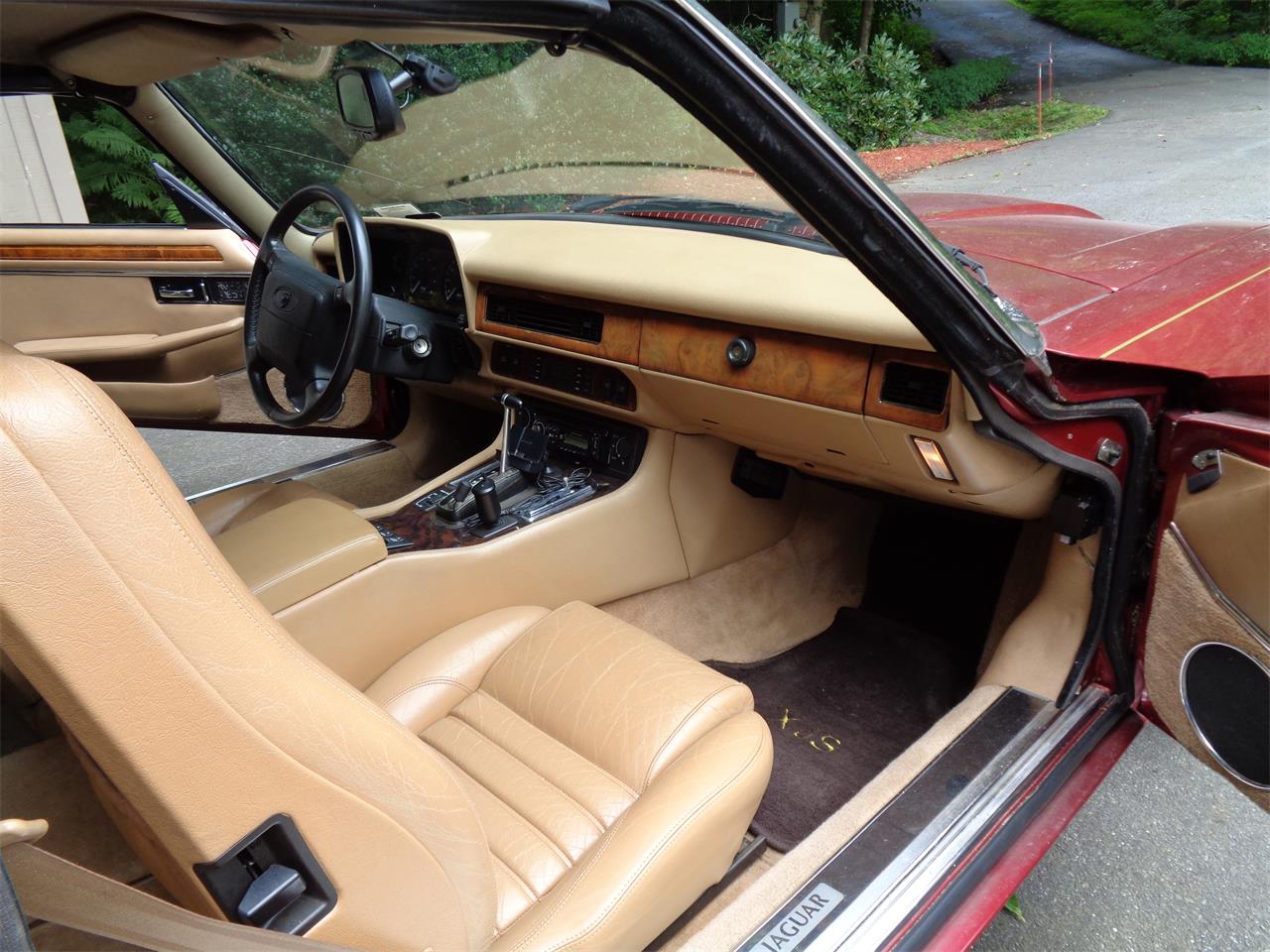 Jaguar-Xjs-1992-Red-Beige-32