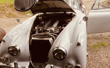 Jaguar-Xk150-1960-Olde-English-White-Red-14