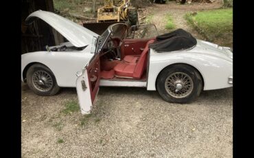 Jaguar-Xk150-1960-Olde-English-White-Red-3