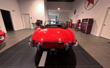 Jaguar-Xke-1963-Red-Tan-1