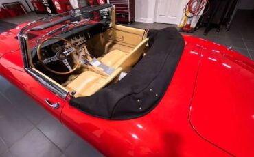 Jaguar-Xke-1963-Red-Tan-2