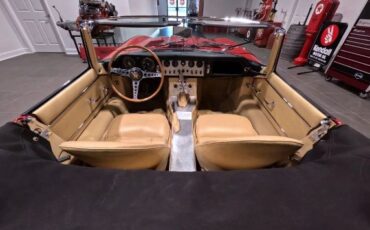 Jaguar-Xke-1963-Red-Tan-3