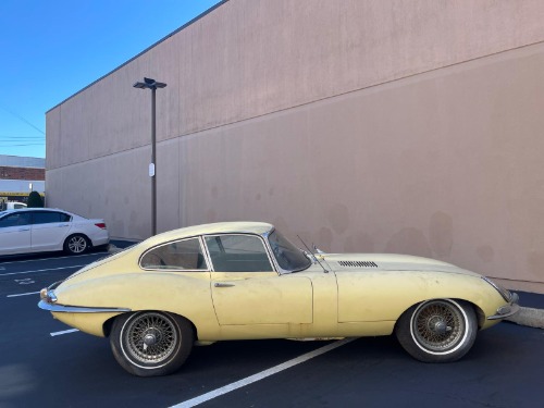 Jaguar-Xke-1967-Yello-Black-1
