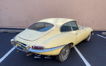 Jaguar-Xke-1967-Yello-Black-2