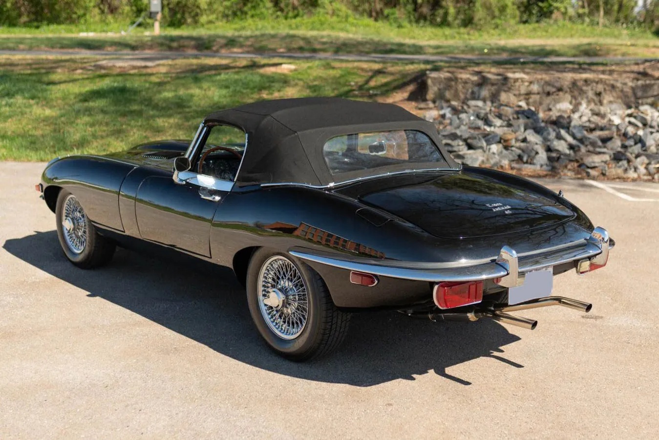 Jaguar-Xke-1969-Black-Black-13