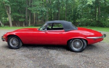 Jaguar-Xke-1972-Red-Black