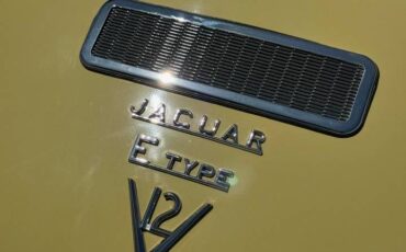 Jaguar-e-type-1971-yellow-10