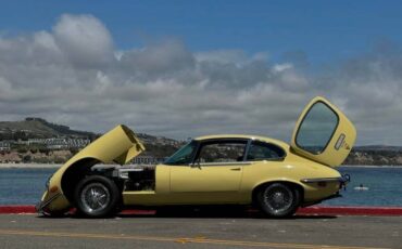 Jaguar-e-type-1971-yellow-11