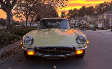 Jaguar-e-type-1971-yellow-19