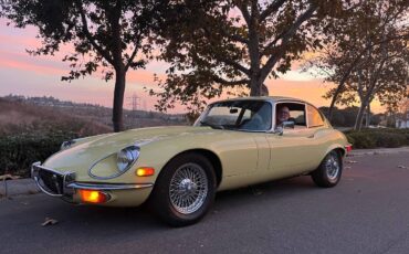 Jaguar-e-type-1971-yellow-2