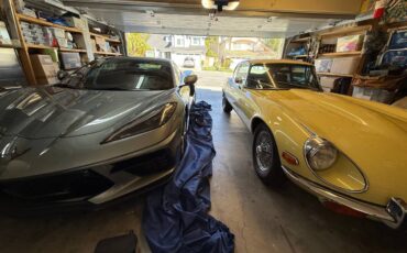 Jaguar-e-type-1971-yellow-21