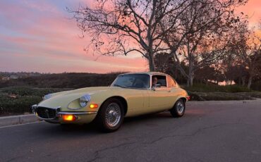 Jaguar-e-type-1971-yellow-27