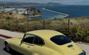 Jaguar-e-type-1971-yellow-30