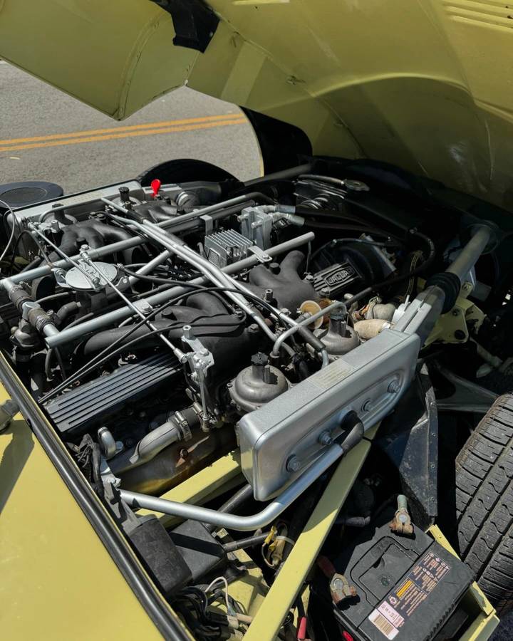 Jaguar-e-type-1971-yellow-39