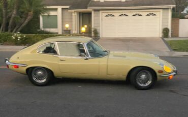 Jaguar-e-type-1971-yellow-41