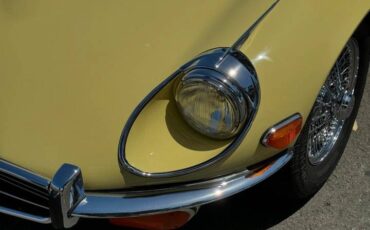 Jaguar-e-type-1971-yellow-9
