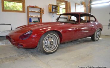 Jaguar-e-type-coupe-1972-red