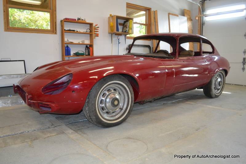 Jaguar-e-type-coupe-1972-red