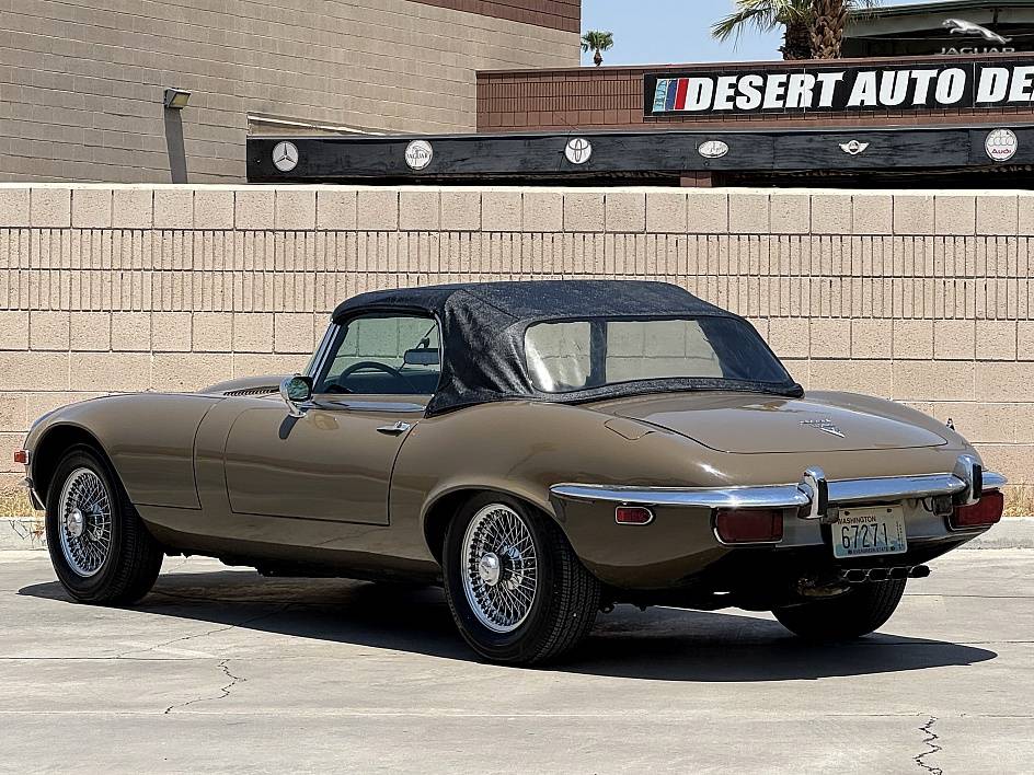 Jaguar-e-type-low-miles-1972-10