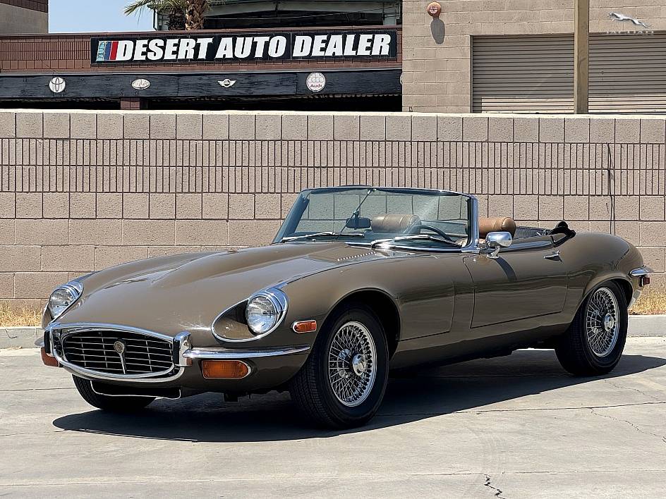 Jaguar-e-type-low-miles-1972-22