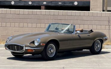 Jaguar-e-type-low-miles-1972-4
