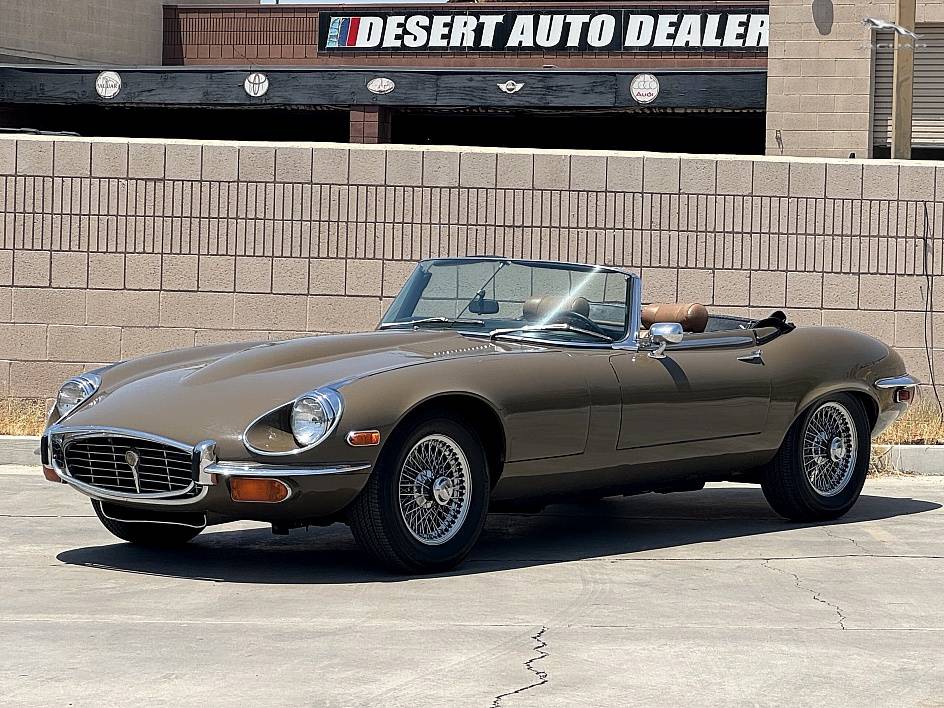 Jaguar-e-type-low-miles-1972-4