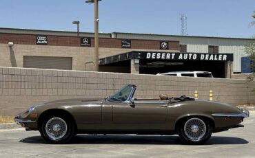 Jaguar-e-type-low-miles-1972-6
