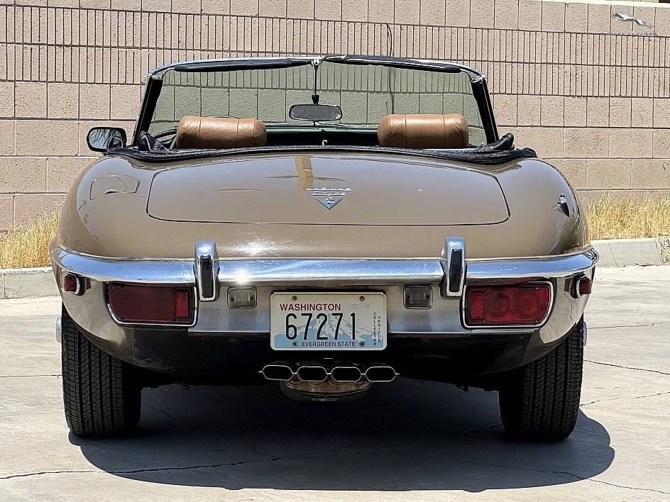 Jaguar-e-type-low-miles-1972-8