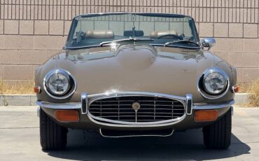 Jaguar-e-type-low-miles-1972-9