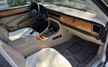 Jaguar-vanden-plas-1988-1