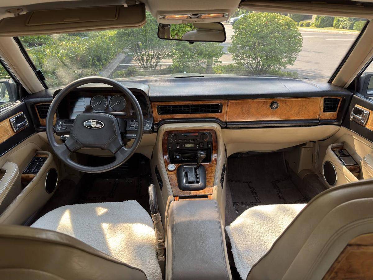 Jaguar-vanden-plas-1988-15