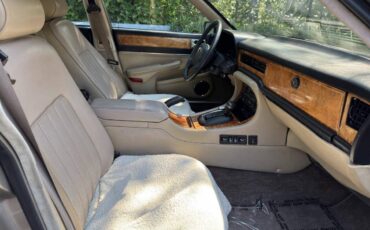 Jaguar-vanden-plas-1988-16