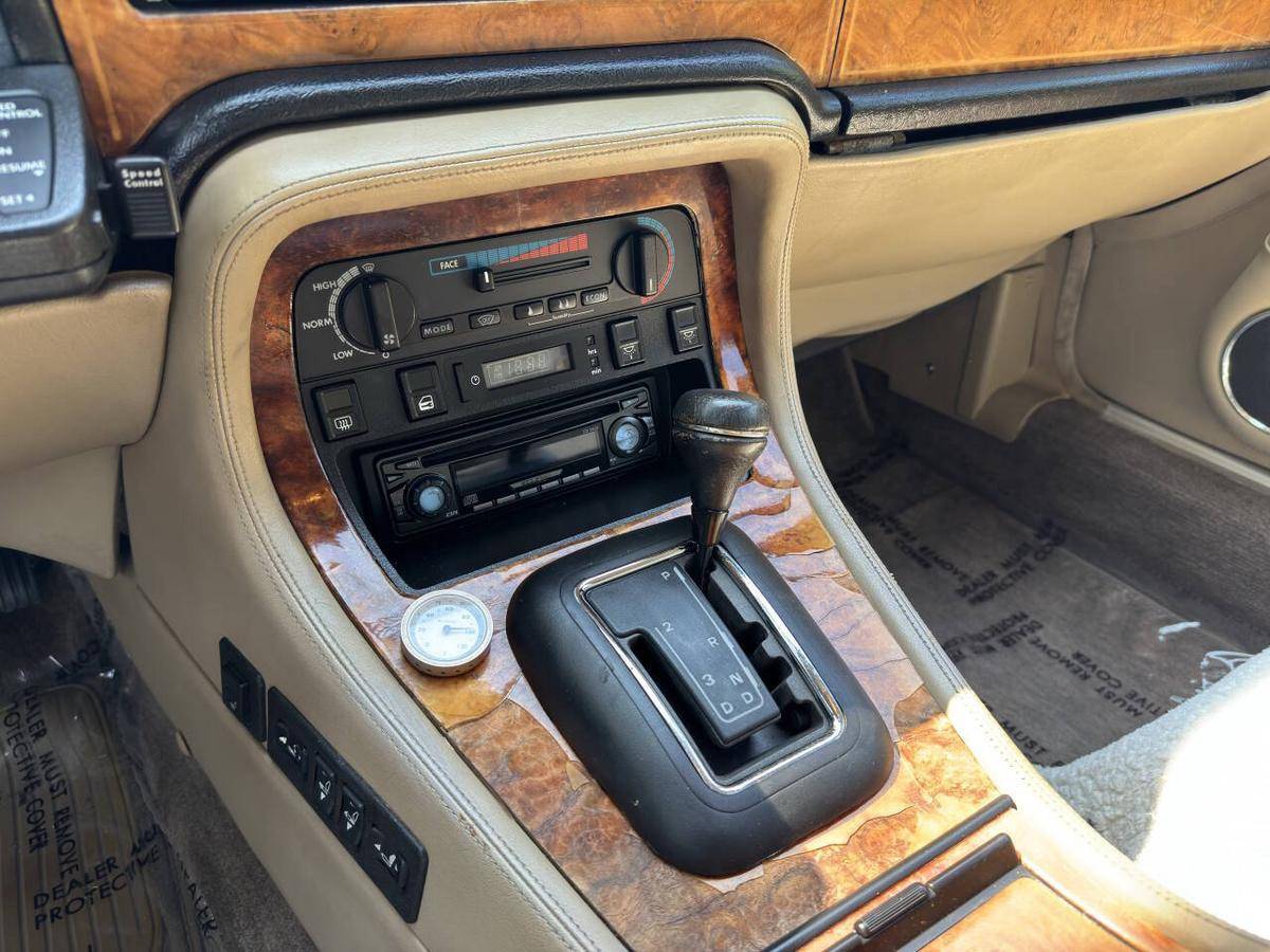 Jaguar-vanden-plas-1988-19