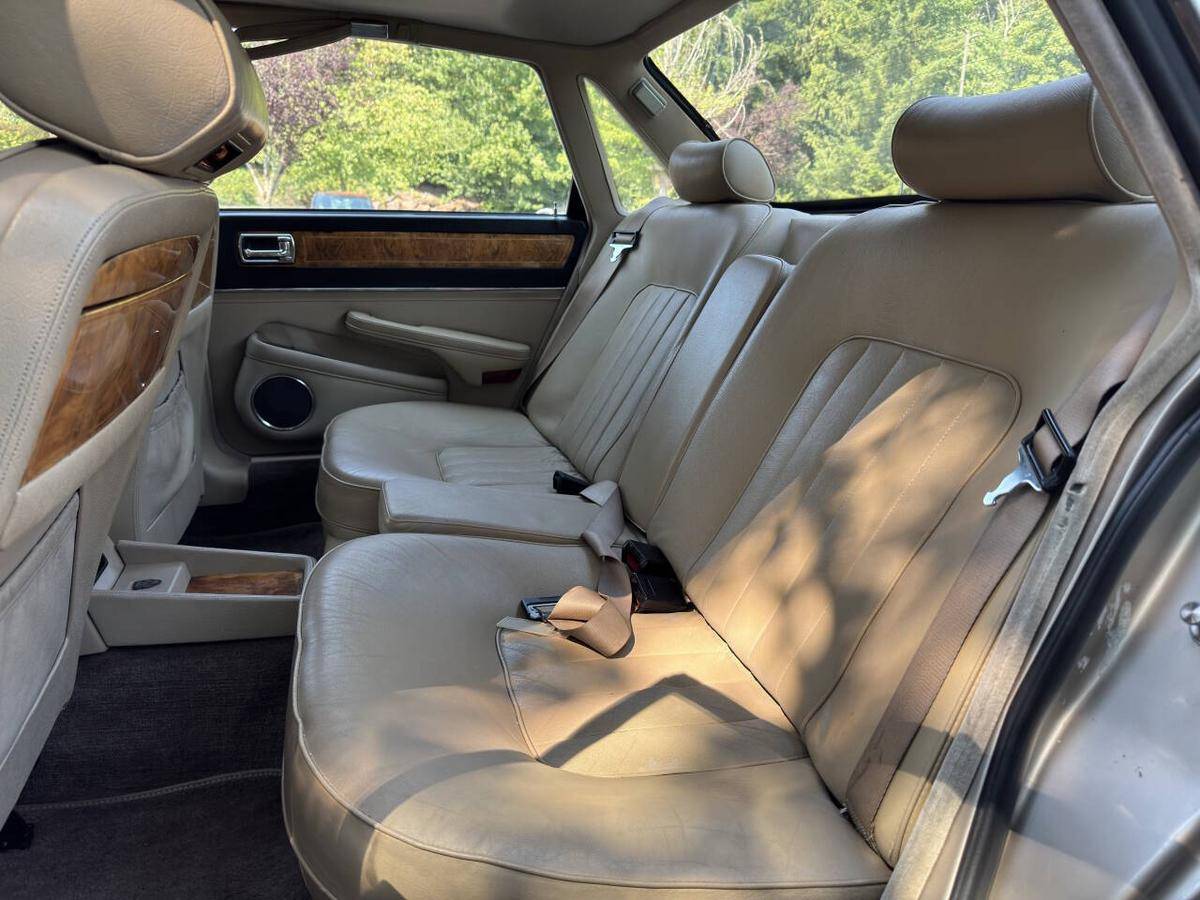 Jaguar-vanden-plas-1988-22