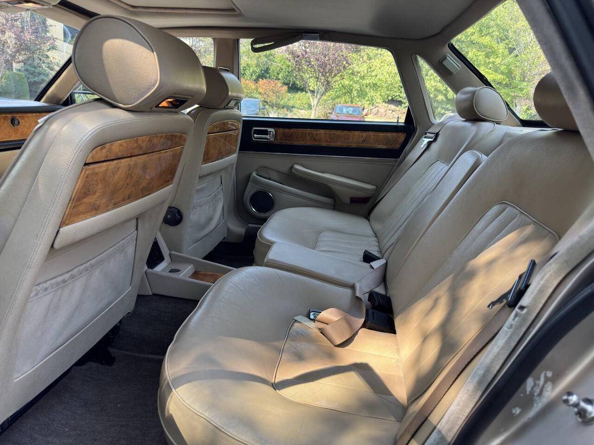 Jaguar-vanden-plas-1988-23