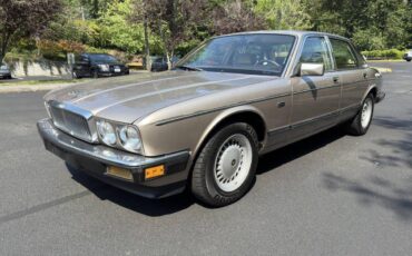 Jaguar-vanden-plas-1988-5