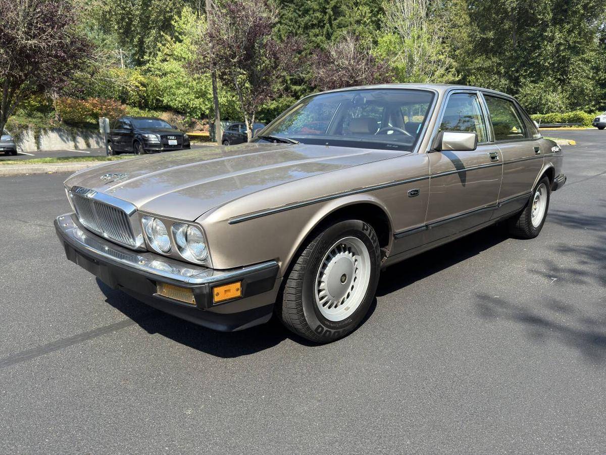 Jaguar-vanden-plas-1988-5