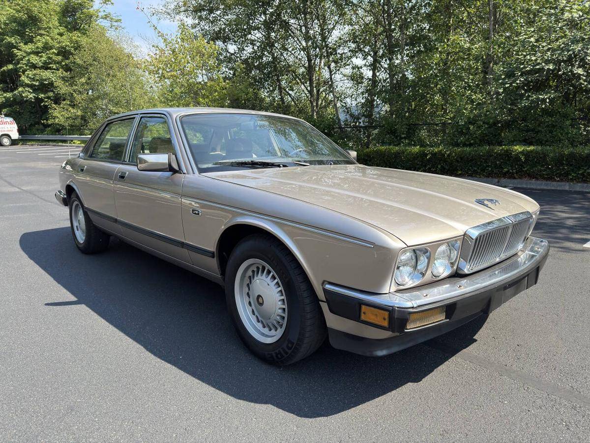 Jaguar-vanden-plas-1988-7