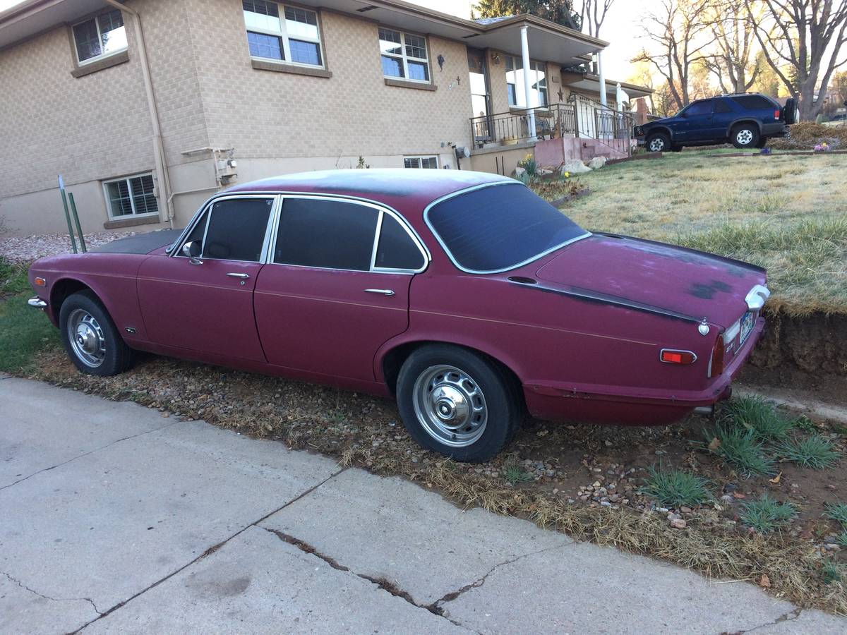 Jaguar-xj-12-1974-19