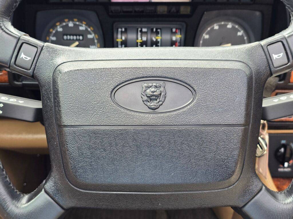 Jaguar-xj-series-xjs-1990-green-16