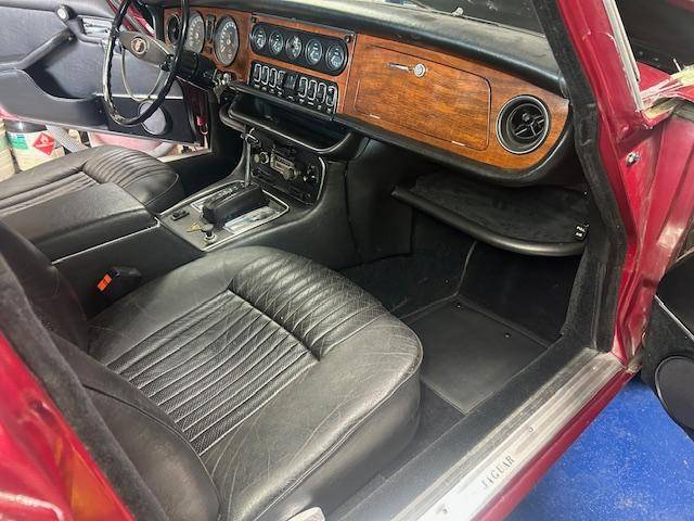 Jaguar-xj12-1973-red-10