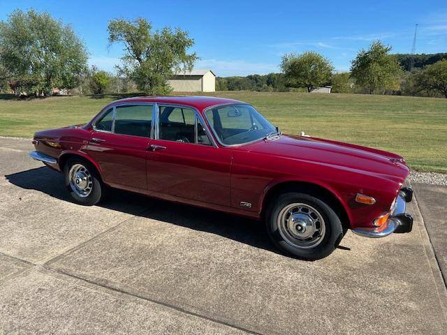 Jaguar-xj12-1973-red-14