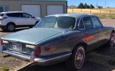 Jaguar-xj6-1970-2