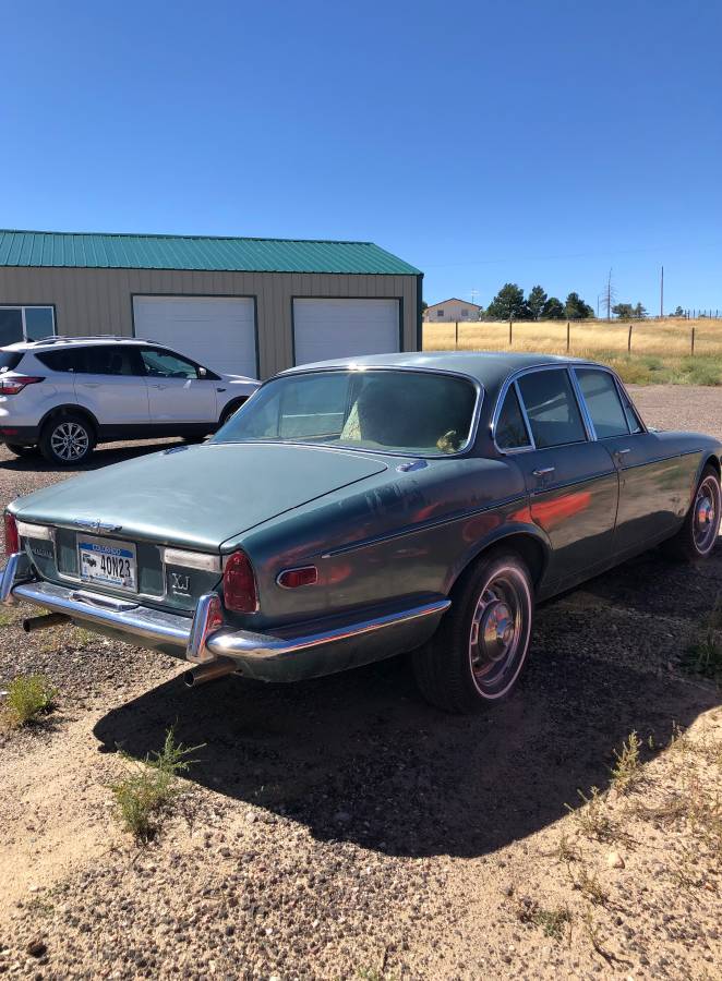 Jaguar-xj6-1970-2