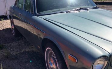 Jaguar-xj6-1970-3