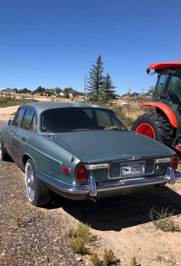 Jaguar-xj6-1970-5