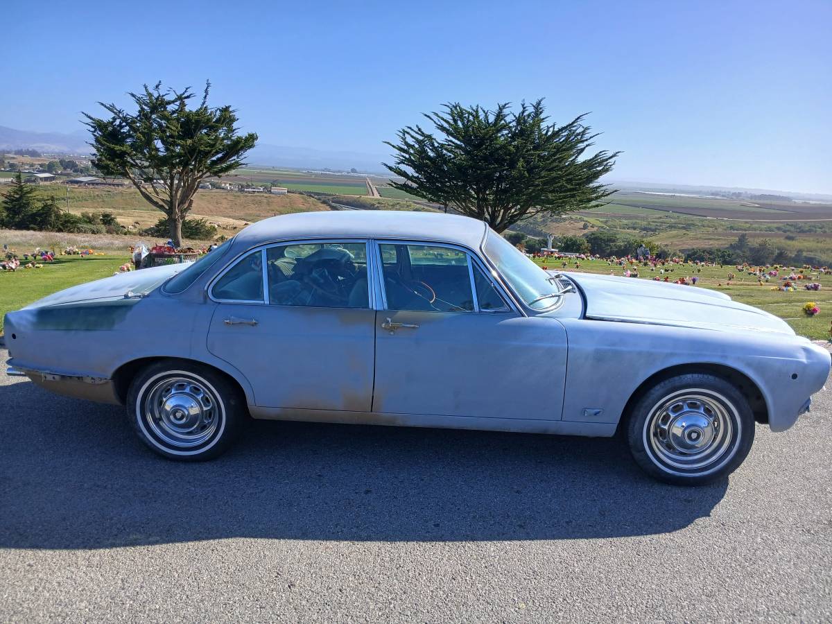 Jaguar-xj6-1972-grey-5